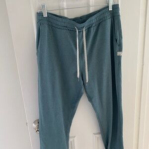 Vuori women’s performance jogger